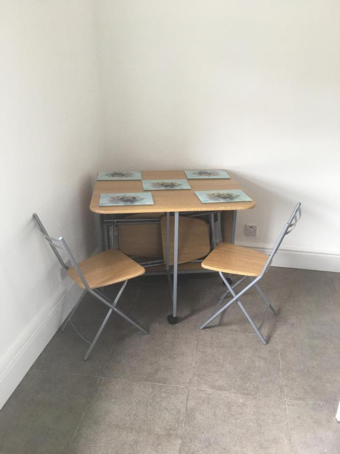 Flat 2 Opposite Travel Lodge Colwyn Bay Zewnętrze zdjęcie